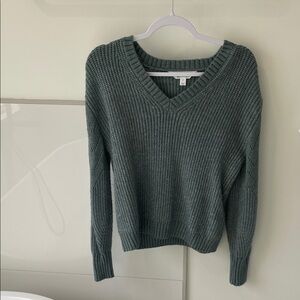 Market & Spruce Ribbed V-Neck Sweater in Olive Green